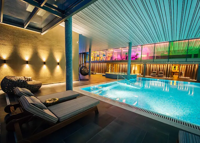 Maestral Resort & Casino