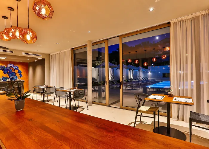 Avanti Hotel & Spa