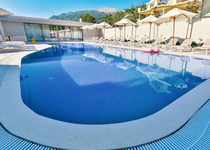 Avanti Hotel & Spa